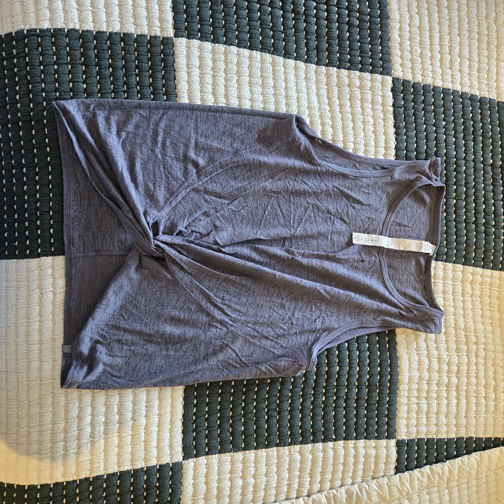 Lululemon tank size 4